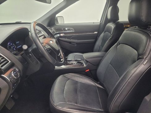 Used 2019 Ford Explorer Limited w/ Class III Trailer Tow Package FWD image 17