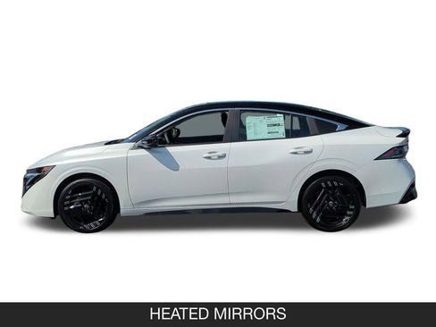 New 2026 Nissan Sentra SR w/ Floor Mat Package FWD image 5