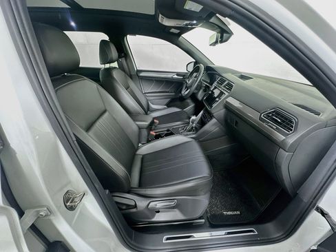 Used 2023 Volkswagen Tiguan SE R-Line FWD image 33