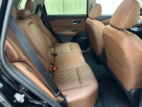 Certified 2025 Nissan Rogue Platinum image 20