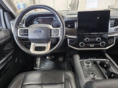 Used 2024 Ford Expedition XLT AWD/4WD image 16