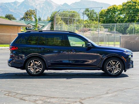 Used 2023 BMW X7 M60i image 4