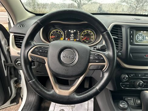 Used 2014 Jeep Cherokee Latitude image 17