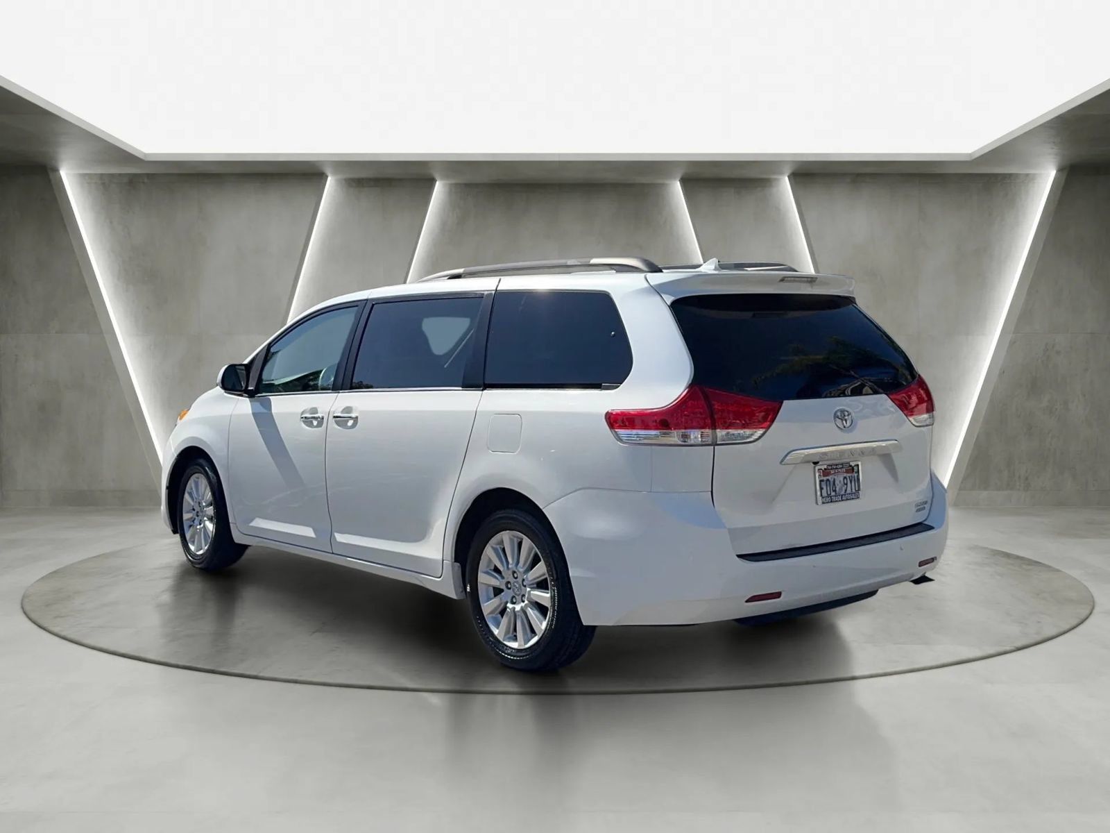 Used 2011 Toyota Sienna Limited w/ Premium Pkg AWD/4WD image 5