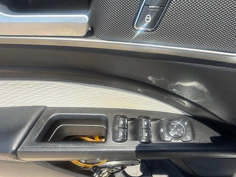 Used 2020 Ford Fusion SE w/ Equipment Group 151A FWD image 12