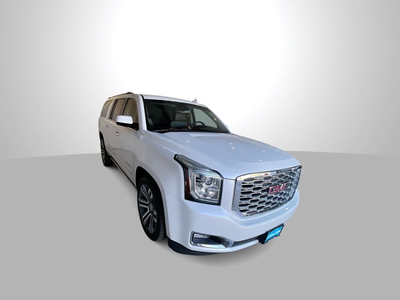 Used 2019 GMC Yukon XL Denali w/ Denali Ultimate Package AWD/4WD image 2