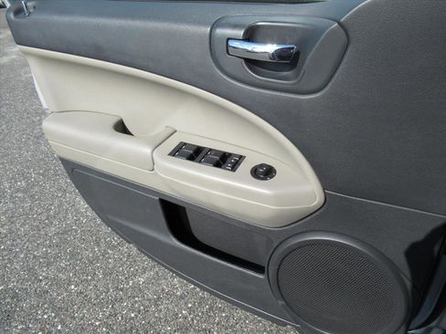 Used 2011 Dodge Caliber Uptown image 22