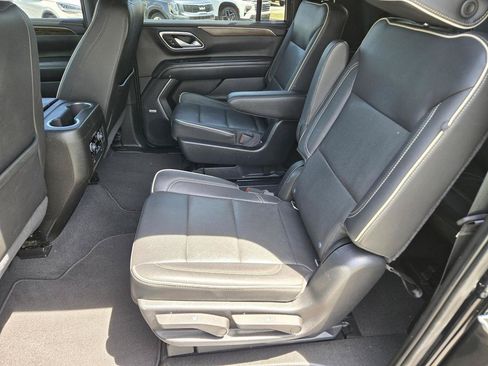 Used 2021 Chevrolet Suburban Premier AWD/4WD image 18