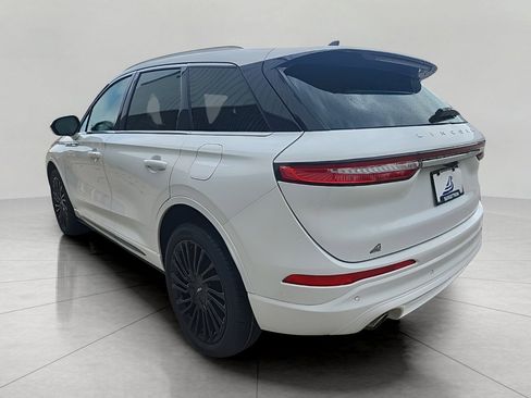 Used 2021 Lincoln Corsair Reserve image 9