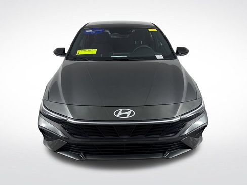 Used 2025 Hyundai Elantra Sport FWD image 11