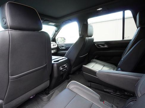Used 2023 GMC Yukon SLT w/ SLT Premium Package AWD/4WD image 20