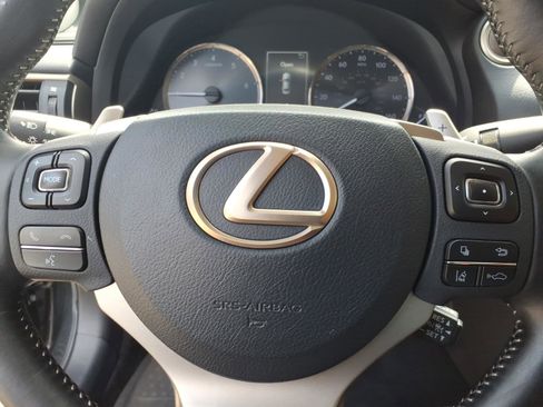 Used 2018 Lexus IS 300 AWD w/ Comfort Package image 9