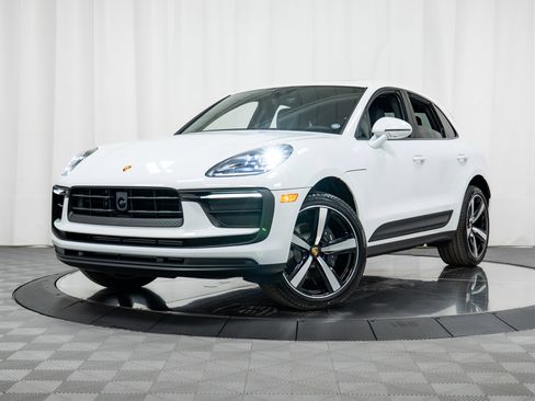 Used 2025 Porsche Macan image 29