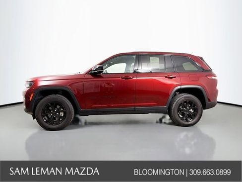 Used 2024 Jeep Grand Cherokee Altitude image 8