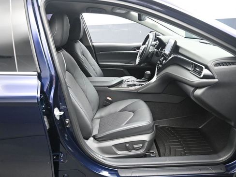 Used 2021 Toyota Camry XSE image 28