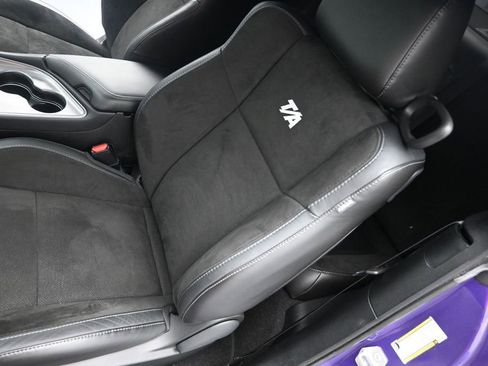 Used 2023 Dodge Challenger R/T Scat Pack RWD image 9