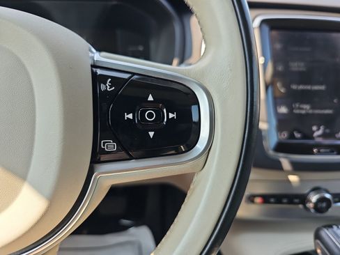Used 2018 Volvo XC90 T5 Momentum w/ Convenience Package AWD/4WD image 15