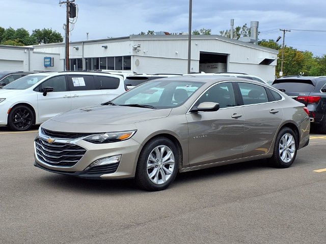 Used 2025 Chevrolet Malibu LT FWD image 1