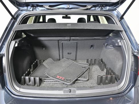 Used 2018 Volkswagen Golf 4-Door image 17