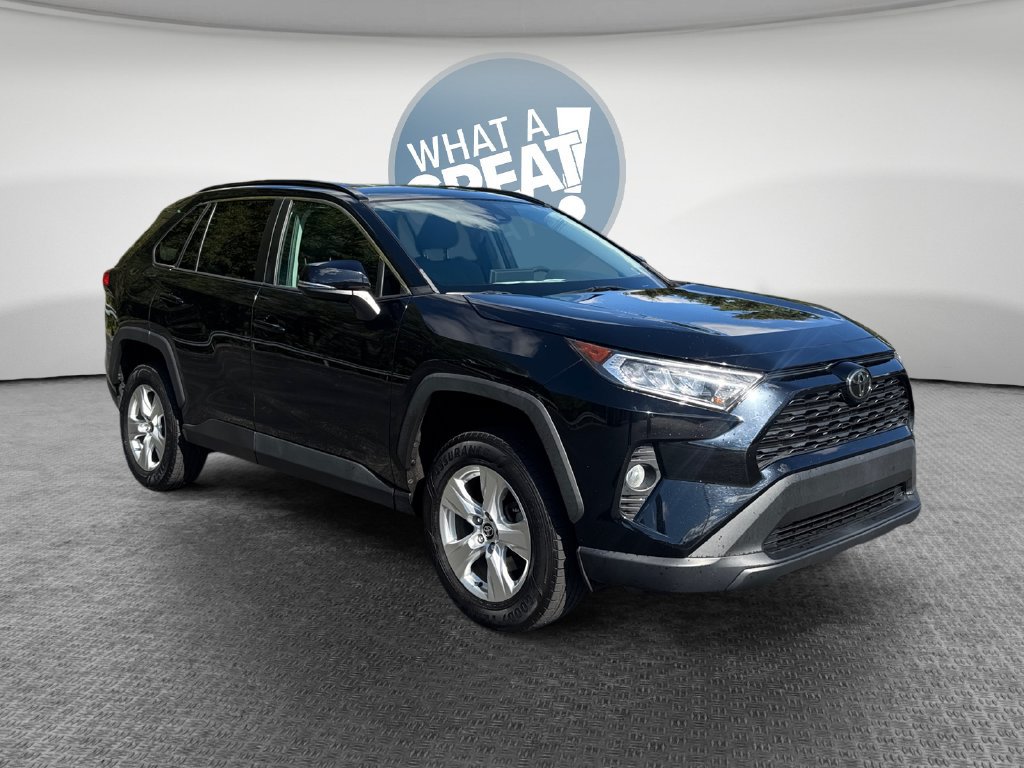 Used 2021 Toyota RAV4 XLE AWD/4WD image 1