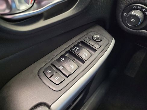 Used 2018 Jeep Cherokee Latitude Plus image 27