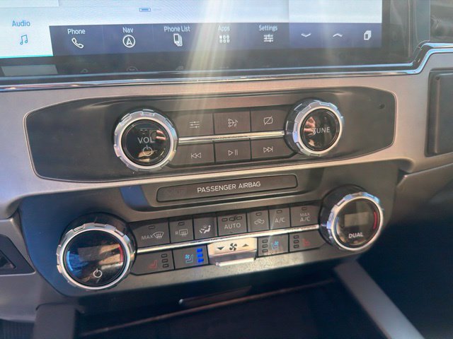 Used 2022 Ford F250 Lariat w/ Lariat Ultimate Package AWD/4WD image 24