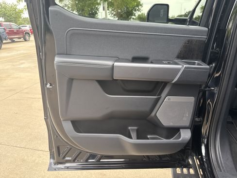 Used 2024 Ford F250 Lariat w/ Tremor Off-Road Package image 9