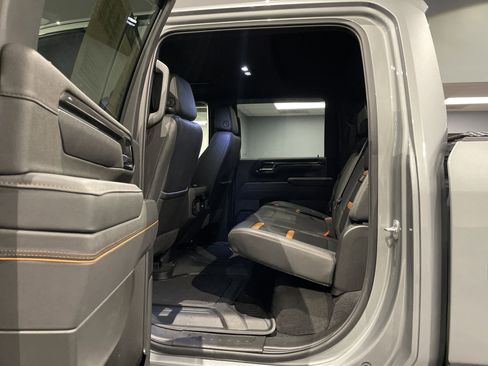 Used 2025 GMC Sierra 2500 AT4 w/ AT4 Premium Plus Package image 37