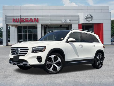 Used 2025 Mercedes-Benz GLB 250 4MATIC image 1
