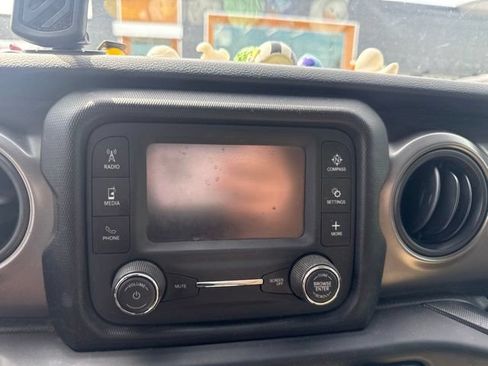 Used 2021 Jeep Wrangler Sport AWD/4WD image 16