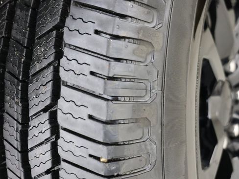 Used 2021 Chevrolet Silverado 1500 RST w/ Z71 Off-Road Package image 13