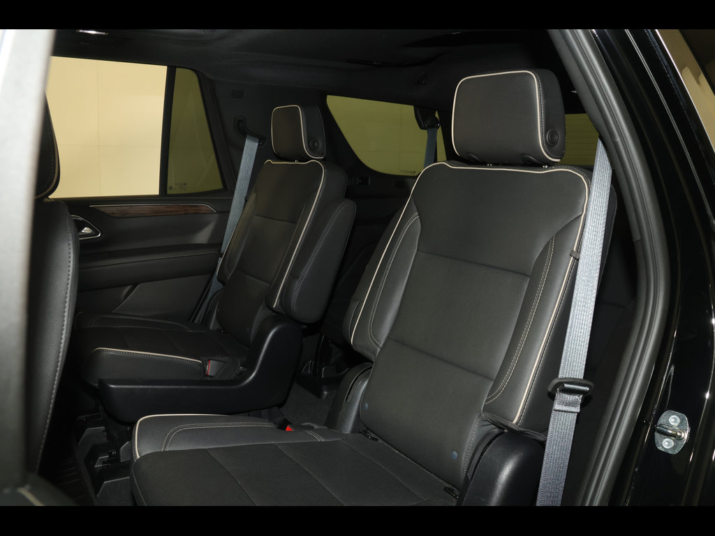 Used 2023 Chevrolet Tahoe Premier AWD/4WD image 36