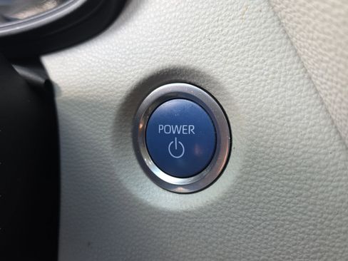 Used 2022 Toyota Corolla LE image 25