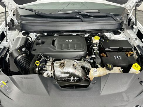 Used 2020 Jeep Cherokee High Altitude AWD/4WD image 34