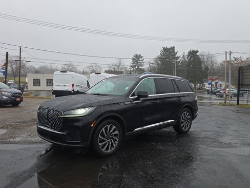 Used 2025 Lincoln Aviator AWD image 40
