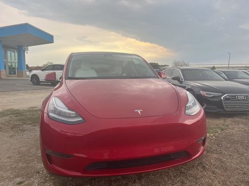 Used 2021 Tesla Model Y Long Range image 5