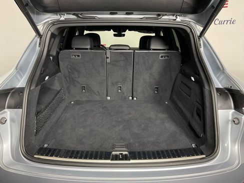 Used 2021 Porsche Cayenne AWD/4WD image 11