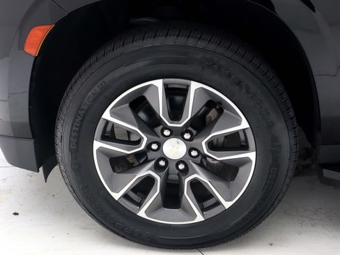 Used 2021 Chevrolet Suburban LT AWD/4WD image 32