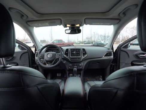 Used 2022 Jeep Cherokee Trailhawk w/ Sun, Sound & Nav Group image 25