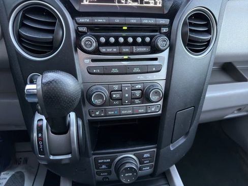 Used 2014 Honda Pilot Touring image 17