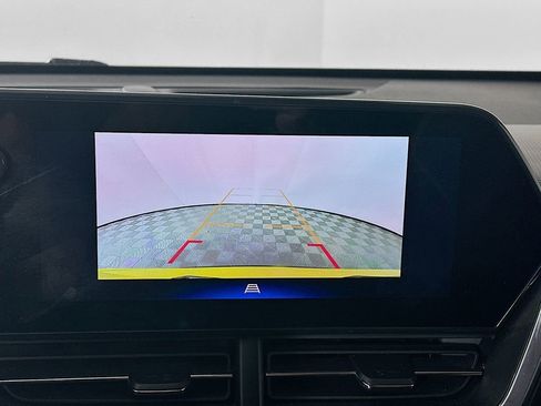 Used 2024 Chevrolet Trax ACTIV w/ Sunroof Package image 18