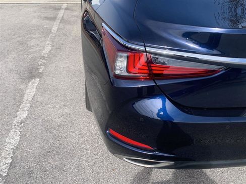 Used 2024 Lexus ES 350 w/ Premium Package image 13