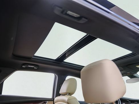 Used 2019 Cadillac XT5 Luxury FWD image 32