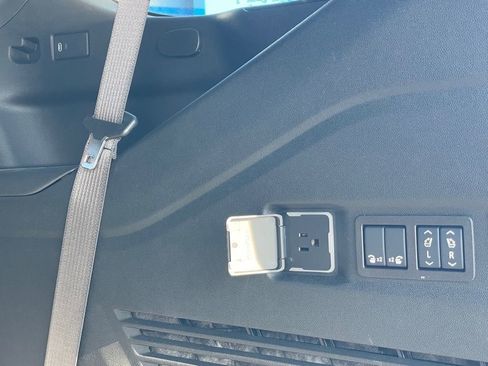 Used 2025 Chevrolet Tahoe High Country w/ LPO, Illumination Package image 28