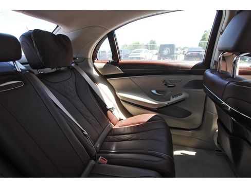 Used 2019 Mercedes-Benz S 560 Sedan image 13