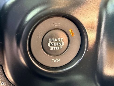 Used 2019 Jeep Wrangler Sport AWD/4WD image 28