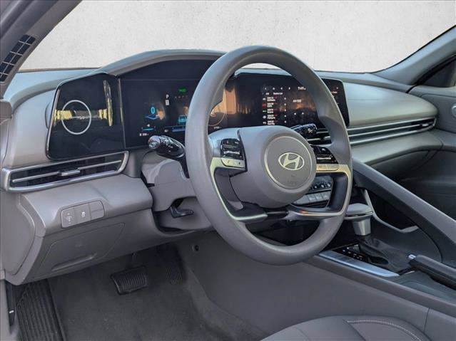 Used 2024 Hyundai Elantra SEL FWD image 3