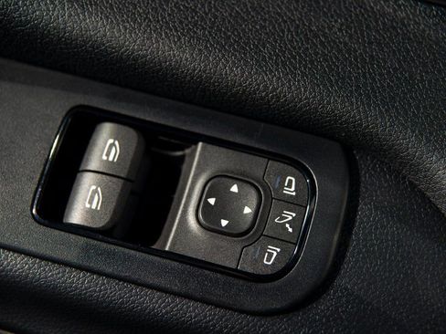 Used 2024 Mercedes-Benz Sprinter 2500 image 24