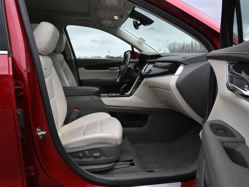 Used 2022 Cadillac XT6 Premium Luxury image 25