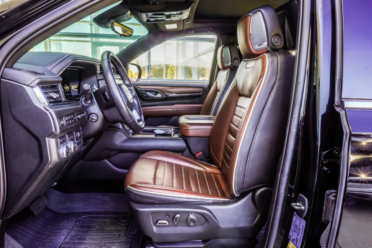 Used 2023 GMC Yukon Denali Ultimate AWD/4WD image 39